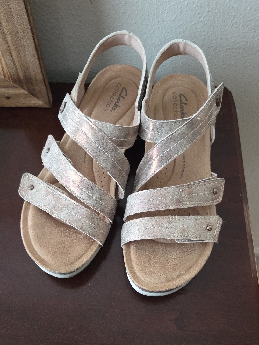 Clarks Women's Metallic Rose Gold Strappy Sandals